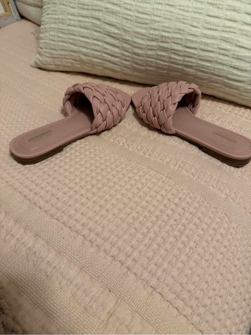 ⛔️CUSHIONAIRE Aramis Woven Slide Sandal Size 8.5 GUC - Picture 2 of 12